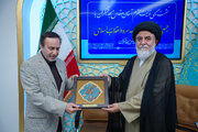 یک هنرمند: نباید میدان جنگ فرهنگی را واگذار کنیم