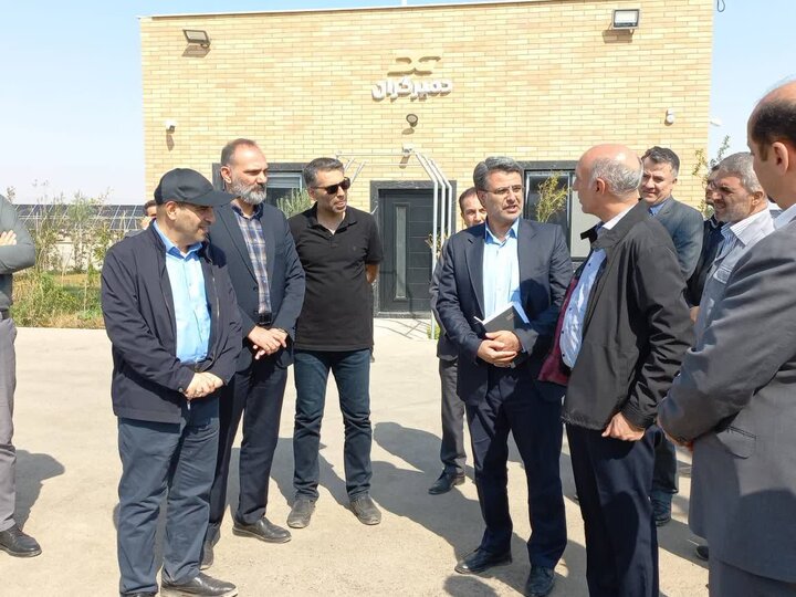 بازدید معاون وزیر نیرو از نیروگاه خورشیدی ۱۵ مگاواتی قم