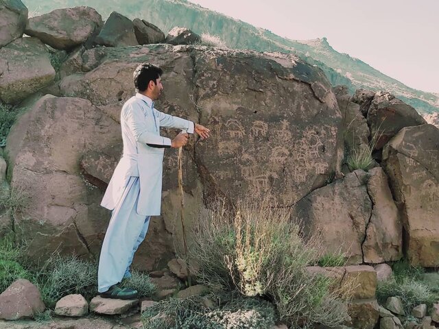 کشف سنگ نگاره های تاریخی در تفتان سیستان وبلوچستان