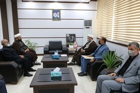 به مطالبات خانواده شهدای روحانی رسیدگی شود