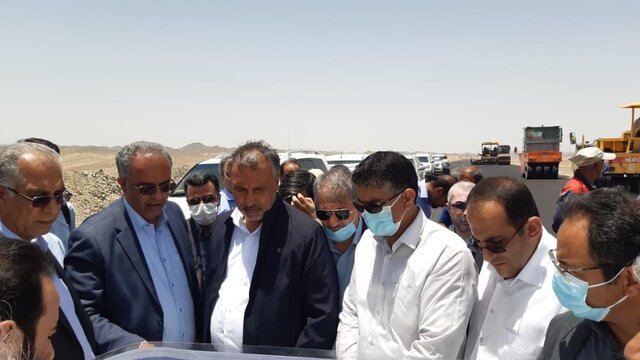 بازدید اعضای کمیسیون عمران مجلس از روند ساخت باند دوم جاده میرجاوه زاهدان -بم
