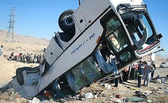مصدوم ‌شدن 4نفر در واژگونی اتوبوس مشهد - تهران