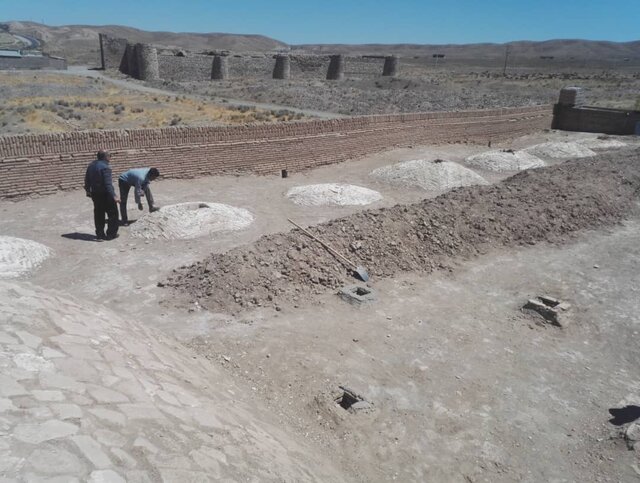 مرمت کاروانسرای آجری آهوان سمنان 