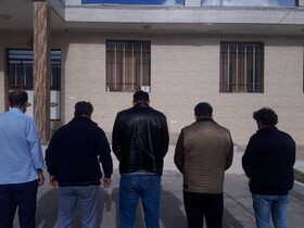 دستگیری 5 سوداگر عتیقه حین حفاری در منزلی در مومن آباد سرخه