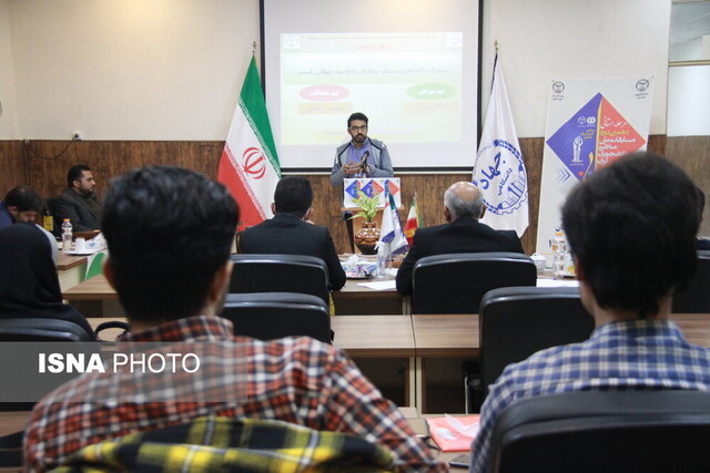 نماینده دانشگاه علوم پزشکی سمنان قهرمان مسابقات مناظره دانشجویان استان سمنان شد