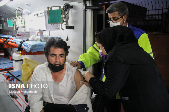 پایگاه سیار واکسیناسیون کرونا - سمنان