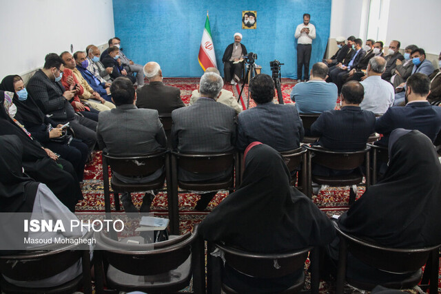 انتقاد نماینده ولیفقیه از کمتوجهیها به مفاد عملی بیانیه گام دوم