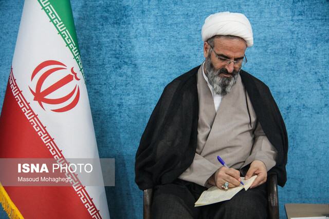 انتقاد نماینده ولیفقیه از کمتوجهیها به مفاد عملی بیانیه گام دوم