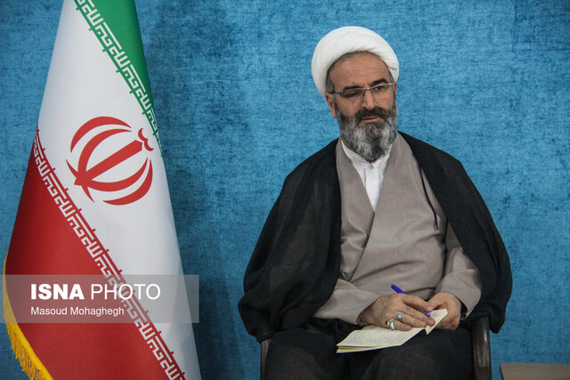 انتقاد نماینده ولیفقیه از کمتوجهیها به مفاد عملی بیانیه گام دوم