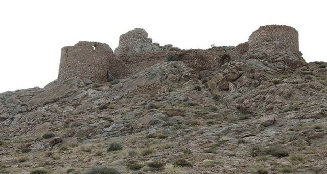 شیرقلعه_ شهمیرزاد ایجاد دسترسی برای پناهگاه اسپهبدان طبرستان/ شیر قلعه شهمیرزاد مرمت میشود