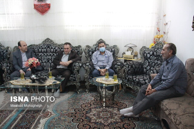 تجلیل جهاددانشگاهی استان سمنان از خانواده شهید مدافع حرم در سمنان