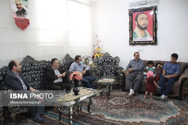 تجلیل جهاددانشگاهی استان سمنان از خانواده شهید مدافع حرم در سمنان