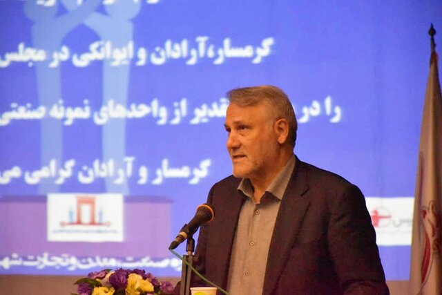 تخریب دولت از سوی ۱۰ هزار اکانت فیک/برخی سنگ خارجیها را به سینه میزنند