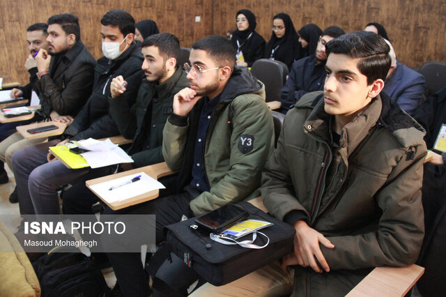 رقابت سه روزه 13 تیم در مسابقات ملی مناظره دانشجویان ایران استان سمنان