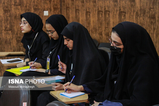 رقابت سه روزه 13 تیم در مسابقات ملی مناظره دانشجویان ایران استان سمنان