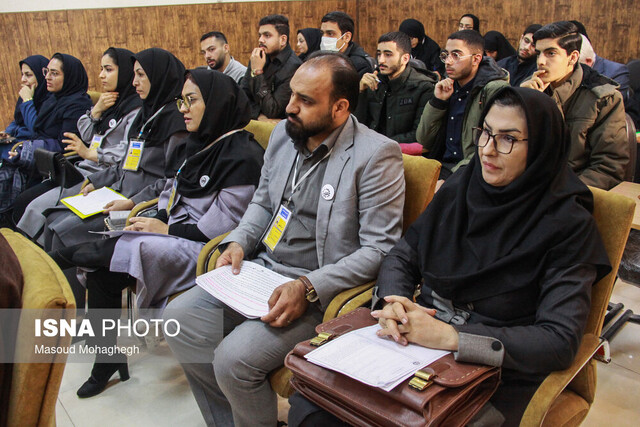 رقابت سه روزه 13 تیم در مسابقات ملی مناظره دانشجویان ایران استان سمنان