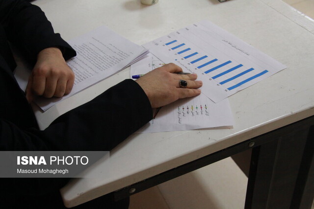 دانشگاه فرهنگیان قهرمان مسابقات مناظره دانشجویان استان سمنان شد