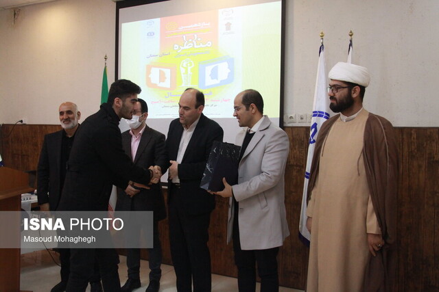 دانشگاه فرهنگیان قهرمان مسابقات مناظره دانشجویان استان سمنان شد