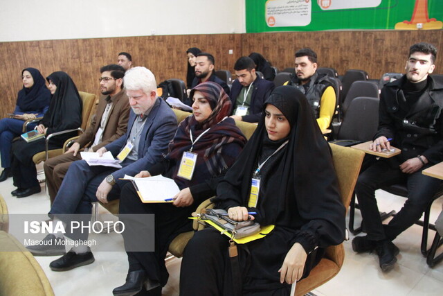 دانشگاه فرهنگیان قهرمان مسابقات مناظره دانشجویان استان سمنان شد