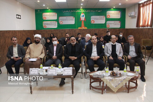 دانشگاه فرهنگیان قهرمان مسابقات مناظره دانشجویان استان سمنان شد