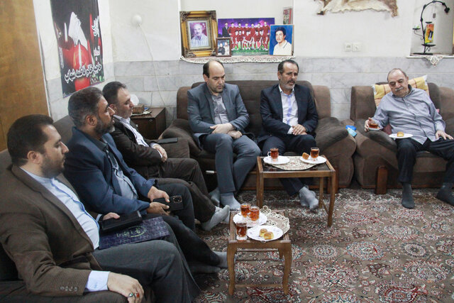 دیدار رئیس و مدیران جهاددانشگاهی استان سمنان با پدر شهید ابوالفضل نیکذات