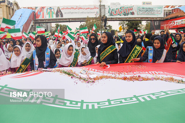 راهپیمایی۱۳ آبان باید به عرصه‌ای پویا برای مشارکت و نقش‌آفرینی دانش‌آموزان تبدیل شود