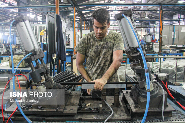 تکیه بر توان داخلی و دانش بومی رمز موفقیت ما بود/ کمبود آب مهمترین مشکل برای توسعه صنایع