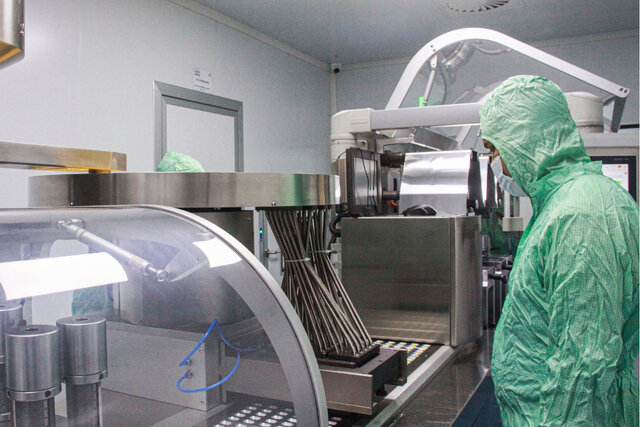 خیز سمنان برای تولید داروهای ضد سرطان/ تولید نیمی از داروهای دامی کشور در استان