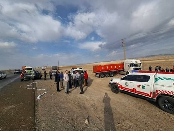 مصدومیت ۴ نفر بر اثر تصادف تریلی و پراید در جاده سمنان به سرخه