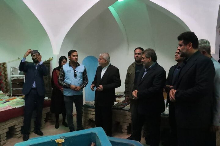 بازدید صالحی‌امیری از حمام و قلعه تاریخی پاده و سیاه‌چادر عشایر ایل الیکایی در آرادان