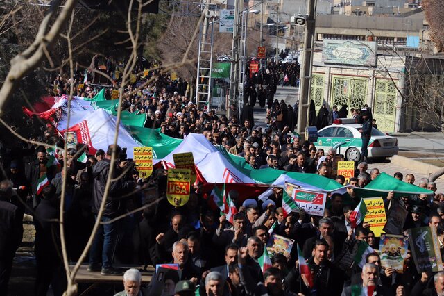 راهپیمایی مردم چهارمحال و بختیاری در حمایت از اقتدار و صلابت نظام