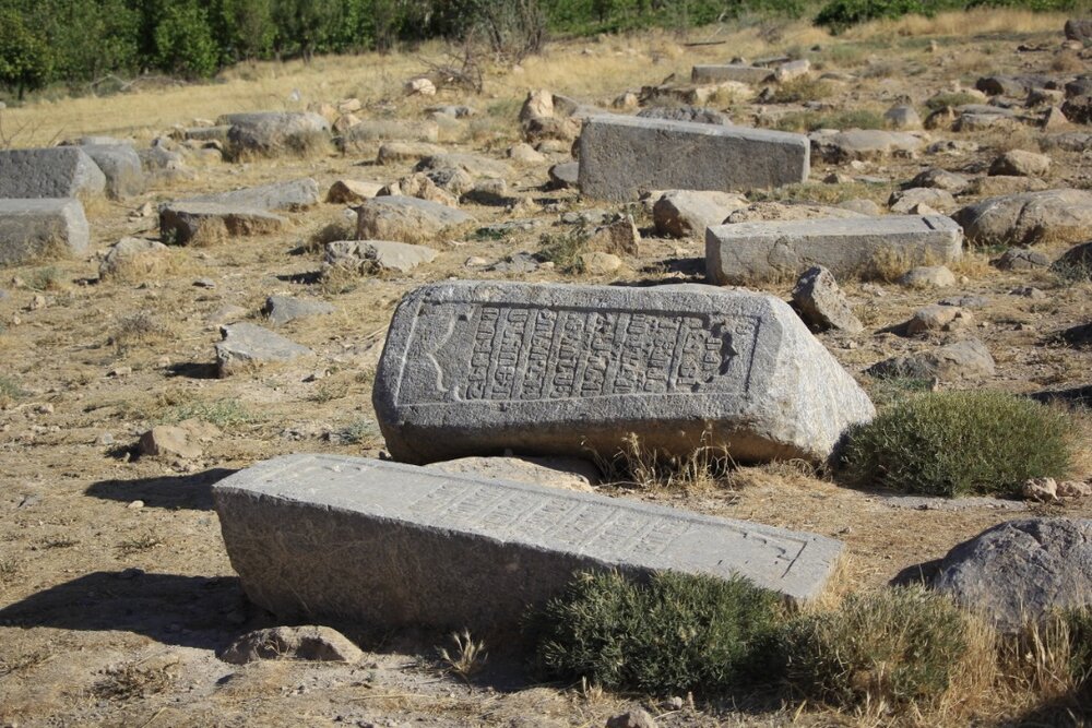 قبرستان تاریخی ماموره در حصار سودجویان