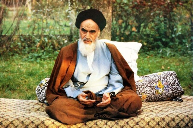 تیزبینی و هوشمندی امام راحل، اسلام را از غربت نجات داد