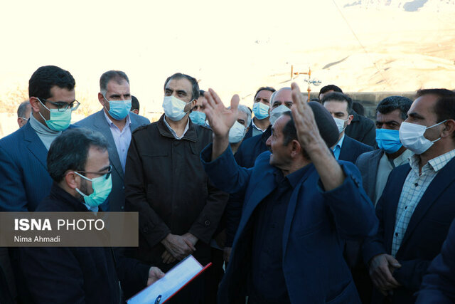 حضور استاندار چهارمحال و بختیاری در مناطق زلزلهزده کوهرنگ