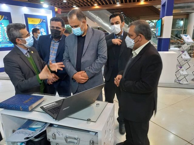 بازدید نماینده مردم چهارمحال و بختیاری از نمایشگاه دستاوردهای جهاددانشگاهی بازدید نماینده مردم چهارمحال و بختیاری از نمایشگاه دستاوردهای جهاددانشگاهی