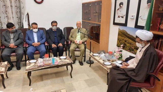 دانشگاهها باید از حواشی دور شوند دانشگاهها باید از حواشی دور شوند