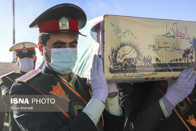 آغاز تشییع پیکر ۸ شهید گمنام بر دستان مردم چهارمحال و بختیاری