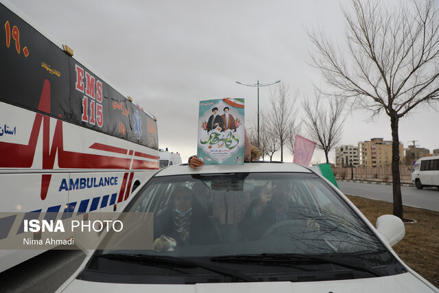 تجلی شور ملی در راهپیمایی خودرویی شهرکرد