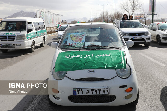 تجلی شور ملی در راهپیمایی خودرویی شهرکرد