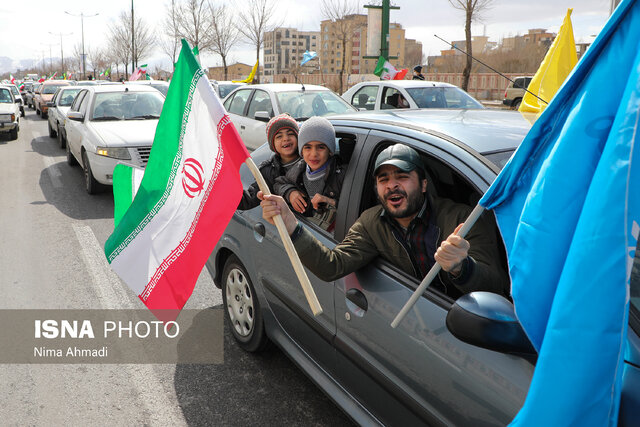 تجلی شور ملی در راهپیمایی خودرویی شهرکرد