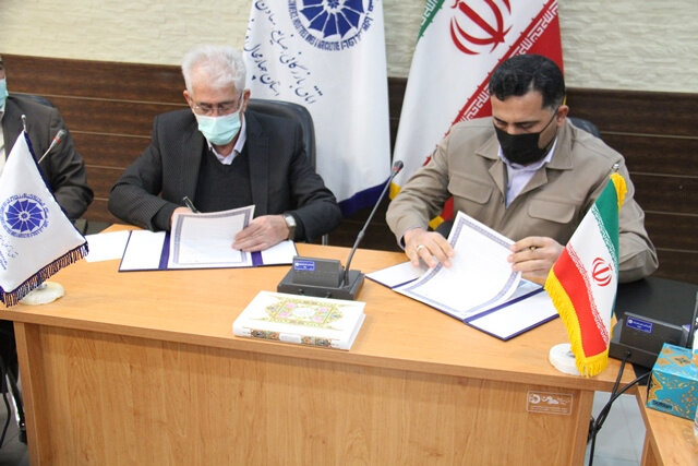 انعقاد تفاهم‌نامه همکاری فی‌مابین جهاددانشگاهی چهارمحال و بختیاری با اتاق بازرگانی استان