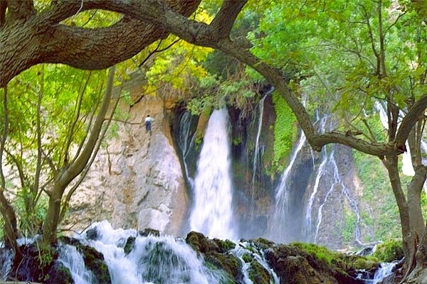  طعم خوش زندگی در کنار آبشارهای سحرآمیز چهارمحال و بختیاری