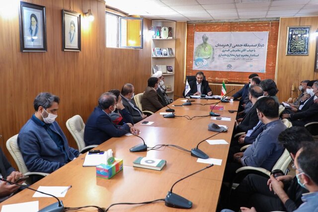 هنر انقلابی باید در راستای مبارزه با فرهنگ اشرافیگری بهکار گرفته شود