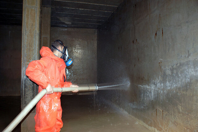 شستشوی بیش از ۱۷ هزار مترمکعب مخزن ذخیره آب در شهرستان کیار