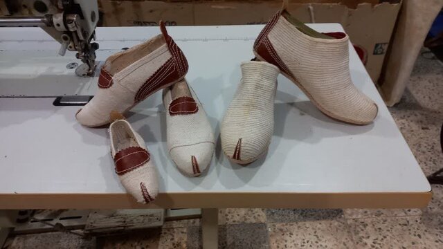 نشستن غبار فراموشی بر کفش سنتی چهارمحال و بختیاری