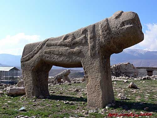 بردگوری و شیرسنگیهایی که ناگفتههای بسیاری از فرهنگ قوم بختیاری دارند