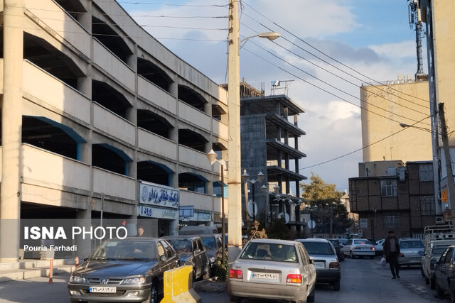 پارکینگهای عمومی سطح شهر تزیینی نیستند!
