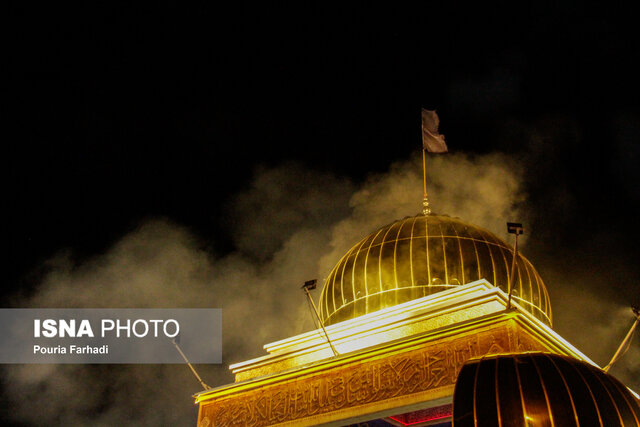 نورافشانی آسمان چهارمحال و بختیاری و تکبیرگویی مردم در شب سالگرد پیروزی انقلاب اسلامی