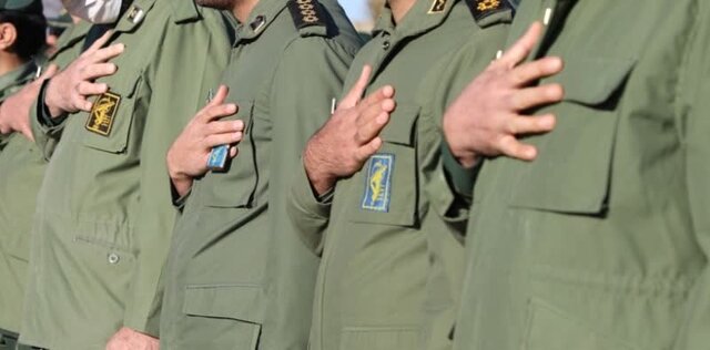 پرچم امام حسین (ع)در شهرکرد به اهتزاز درآمد