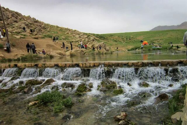 خنکای هوا در کنار چشمههای خروشان را در چهارمحال وبختیاری تجربه کنید